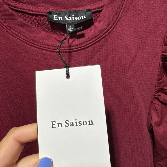 NWT En Saison Maroon mini dress with bell sleeves - Picture 2 of 3